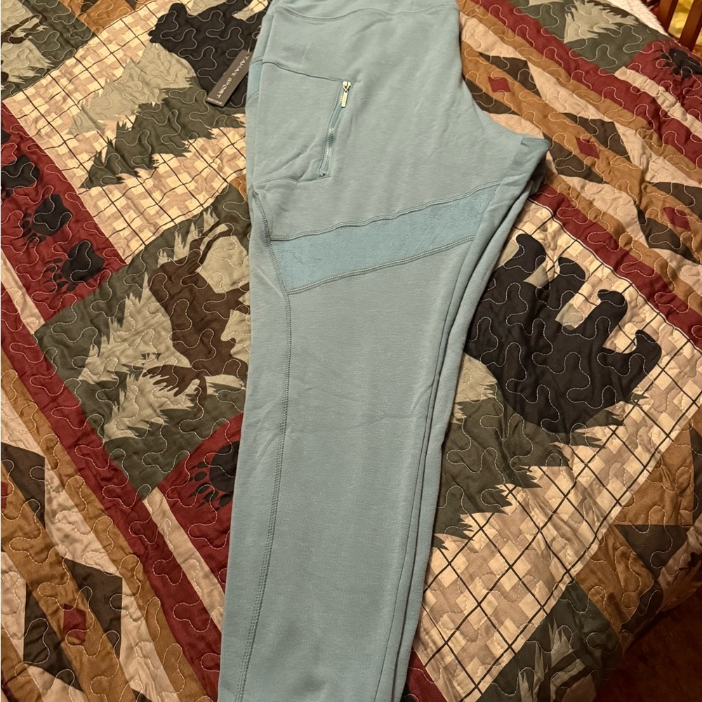 Tahari Sport Green Leggings 3X